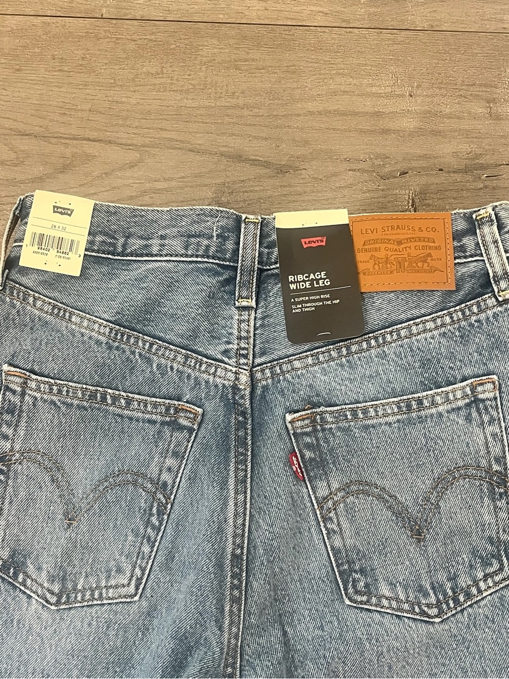 Levi’s Wide Leg Light Blue Women's Jeans - Picture 4 of 6